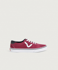 Vans - Dessa sneakers från Vans är tillverkade i mocka och har en vit detalj på varje sida. Skorna har en patch med en logotyp på plösen och sulan är tillverkad i gummi. Baktill finns en läderdetalj och insidan är fodrad i textil.