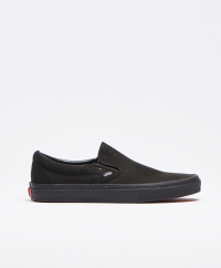 Vans - Textilskor i slip in modell från Vans. Låg skaft, samt emblem baktill. Yttersula i gummi.