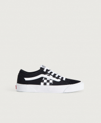 Vans - Sneakers från Vans som har ett rutigt parti och detaljer i mocka. Skorna är i en låg modell och sulan är tillverkad i gummi. På plösen finns en patch med en logotyp och insidan är fodrad i textil.