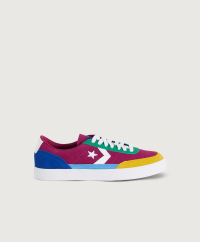 Converse - Sneakers från Converse i mocka som har färgglada detaljer. Skorna har en patch med en logotyp på plösen och sulan är tillverkad i gummi. Insidan är fodrad i textil.