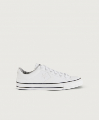 Converse - Sneakers från Converse i textil. Skorna har detaljer i en läderimitation och på plösen finns en patch. Insidan är fodrad i ett randigt tyg och kanten runtom är vadderad.