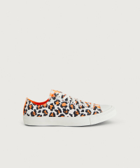 Converse - Sneakers från Converse är i canvas med gummiklädd tå och matchande ränder på sulkanten. Textilfoder och lätt stoppad textilinnersula. Mönstrad gummiytterula.