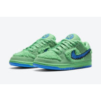 Nike - SB Dunk Low x Grateful Dead Green