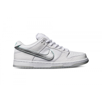 Nike - SB Dunk Low x Diamond Supply Co. "White"