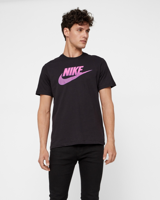 Nike M NSW TEE CLTR GRADI T-shirt - Regular fit - Svart